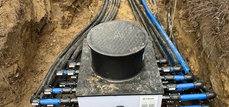 Anschluss der Wasserleitungen im Verteilerkasten